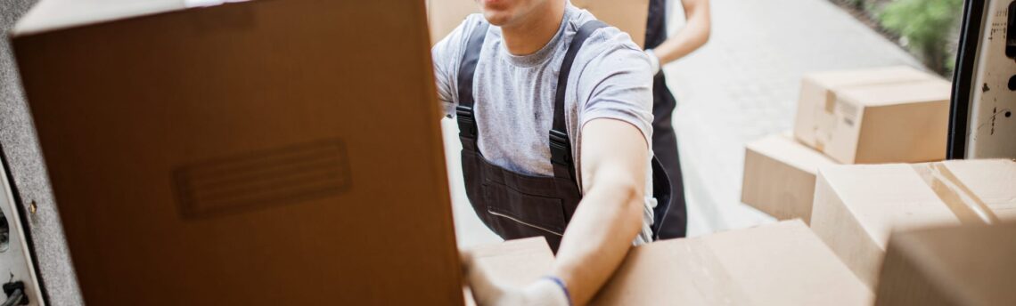 To DIY or Hire Movers? Weighing the Pros and Cons